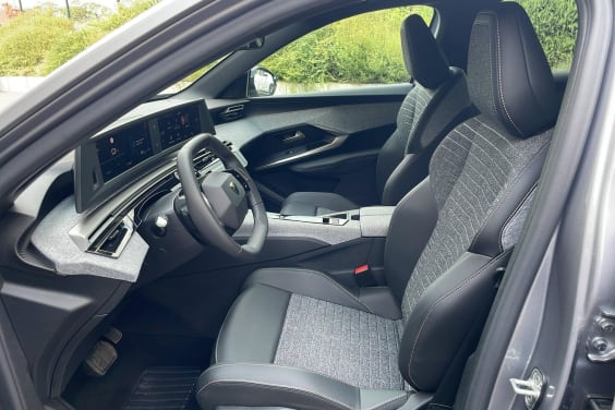 Peugeot 3008 Hybrid 145 e-DCS6 Allure Gris Artense