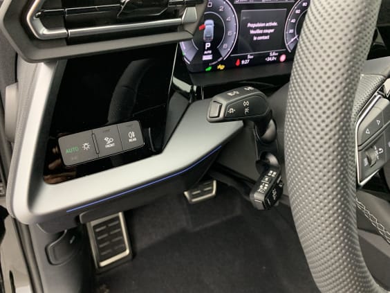 Audi A3 SPORTBACK 45 TFSI e Hybride rechargeable 272 S tronic 6 S line Noir Mythe