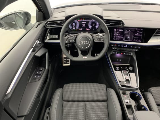Audi A3 SPORTBACK 45 TFSI e Hybride rechargeable 272 S tronic 6 S line Noir Mythe