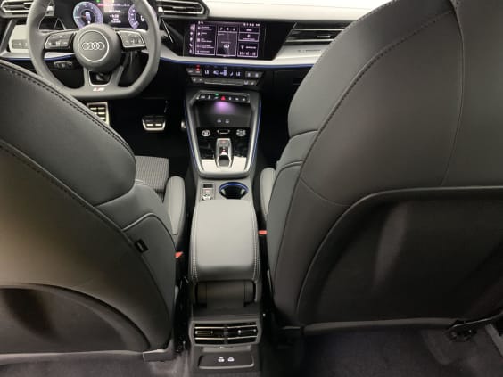 Audi A3 SPORTBACK 45 TFSI e Hybride rechargeable 272 S tronic 6 S line Noir Mythe