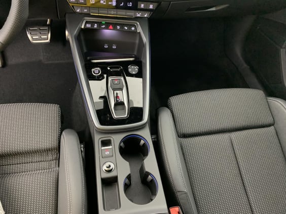 Audi A3 SPORTBACK 45 TFSI e Hybride rechargeable 272 S tronic 6 S line Noir Mythe