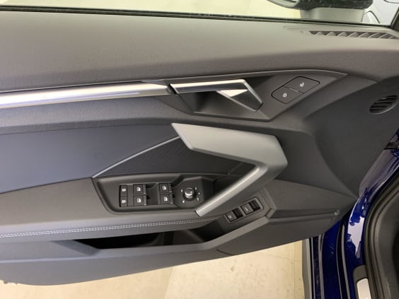 Audi A3 SPORTBACK 45 TFSI e Hybride rechargeable 272 S tronic 6 S line Bleu Navarre