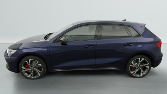 Audi A3 SPORTBACK 45 TFSI e Hybride rechargeable 272 S tronic 6 S line Bleu Navarre