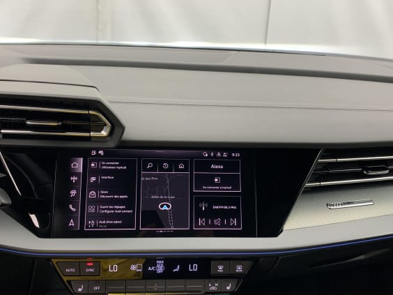 Audi A3 SPORTBACK 45 TFSI e Hybride rechargeable 272 S tronic 6 S line Noir Mythe