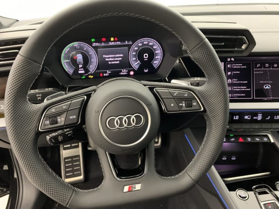 Audi A3 SPORTBACK 45 TFSI e Hybride rechargeable 272 S tronic 6 S line Noir Mythe