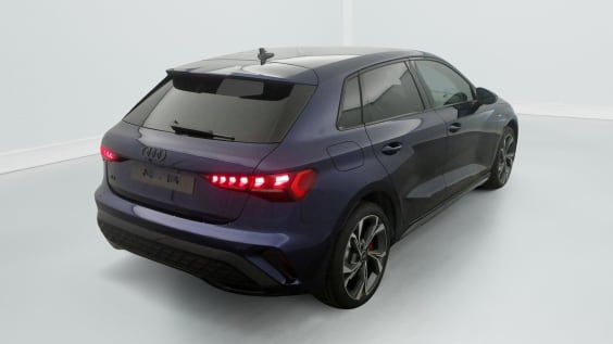 Audi A3 SPORTBACK 45 TFSI e Hybride rechargeable 272 S tronic 6 S line Bleu Navarre