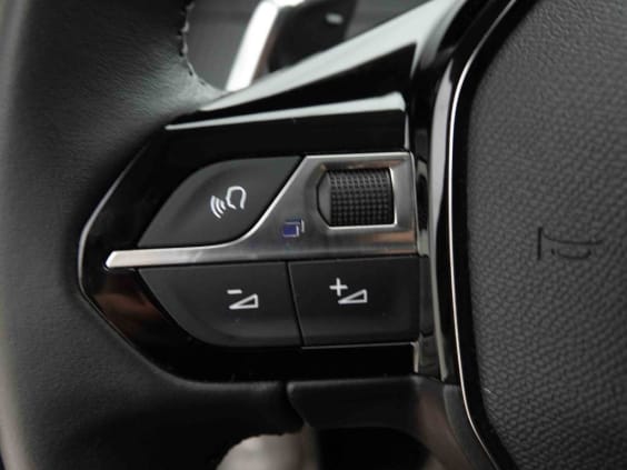 Peugeot 208 HYBRID 110 AUT ALLURE Gris