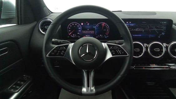 Mercedes-Benz GLA 250 E 8G-DCT BUSINESS LINE Argent High-Tech Métallisé