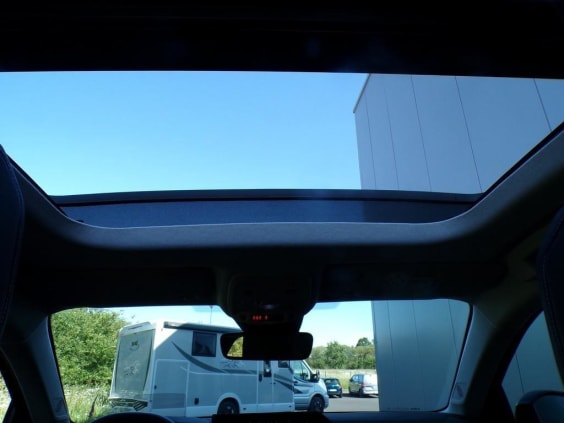 Citroën C4 PureTech 130 S&S EAT8 Shine Noir
