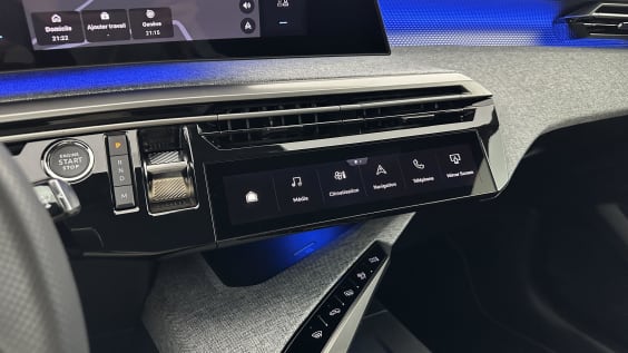 Peugeot 5008 5008 III 1.2 Hybrid 145ch GT e-DCS6 gris artense