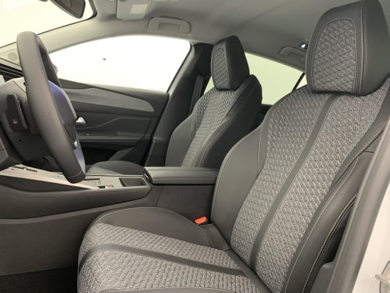 Peugeot 308 NOUVELLE BLUEHDI 130CH S&S EAT8 ALLURE Blanc Okenite