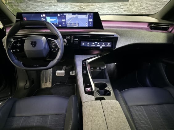 Peugeot 3008 1.2i Hybrid -136 - BV e-DCS6  III GT Gris