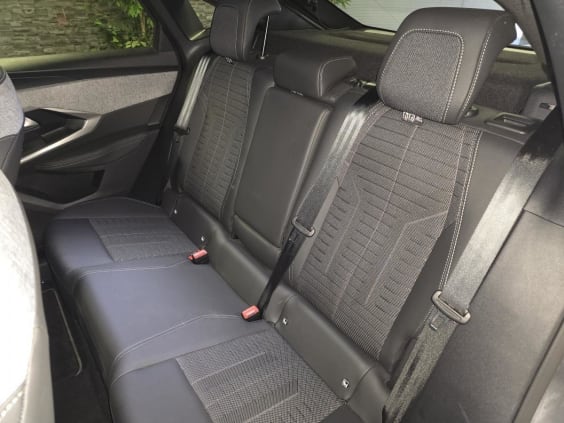 Peugeot 3008 1.2i Hybrid -136 - BV e-DCS6  III GT Gris