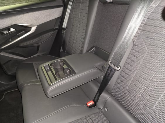 Peugeot 3008 1.2i Hybrid -136 - BV e-DCS6  III GT Gris