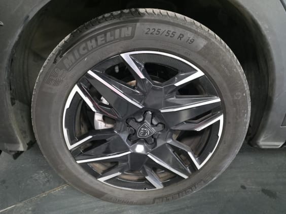 Peugeot 3008 1.2i Hybrid -136 - BV e-DCS6  III GT Gris