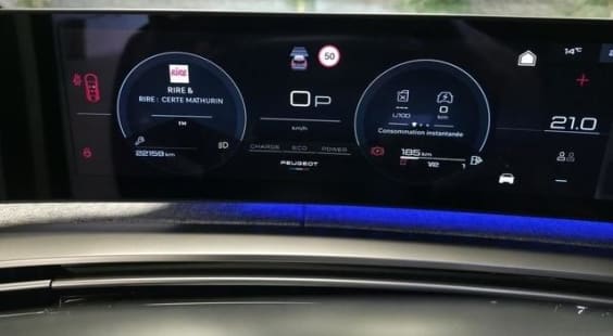 Peugeot 3008 1.2i Hybrid -136 - BV e-DCS6  III GT Gris