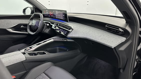 Peugeot 5008 1.2 HYBRID 145CH ALLURE E-DCS6 Noir Perla Nera