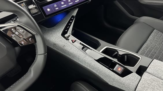 Peugeot 5008 1.2 HYBRID 145CH ALLURE E-DCS6 Noir Perla Nera