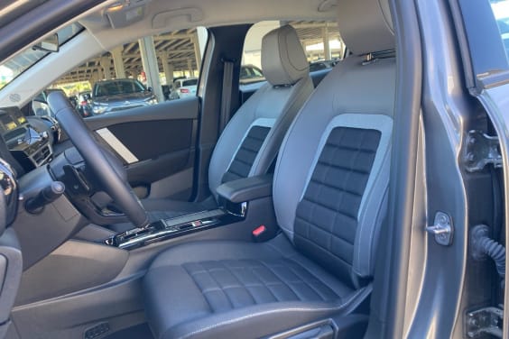 Citroën C4 Hybride 136 e-DCS6 Plus Gris Mercure