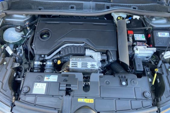 Citroën C4 Hybride 136 e-DCS6 Plus Gris Mercure
