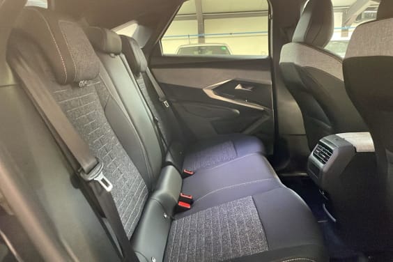Peugeot 3008 Hybrid 145 e-DCS6 Allure Gris Titane