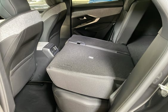 Peugeot 3008 Hybrid 145 e-DCS6 Allure Gris Titane