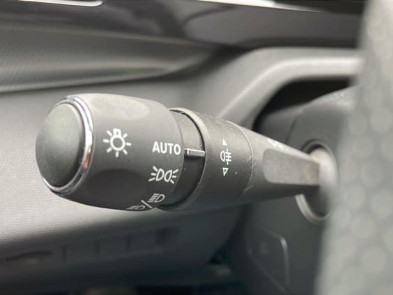 Peugeot 408 408 HYBRID 145CH e-DCS6 GT Noir Metal