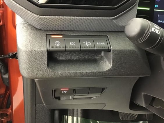Dacia DUSTER JOURNEY 1.8 HYBRID 155 Brun Terracotta