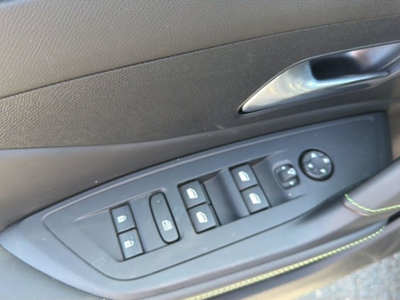 Peugeot 308 308 HYBRID 145CH E-DCS6 GT Noir Perle Metal