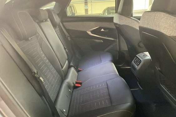 Peugeot 3008 Hybrid 145 e-DCS6 GT Gris Artense / Toit Noir