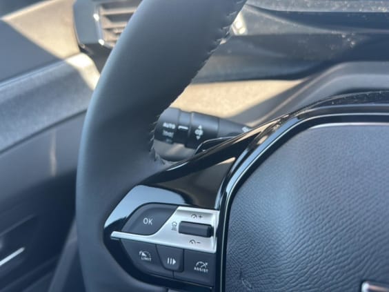 Peugeot 408 Hybrid 145 allure e-dcs6 Noir