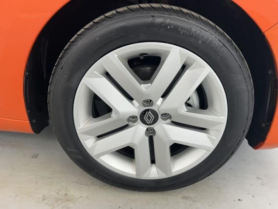 Renault Clio E-Tech full hybrid 145 Evolution Orange