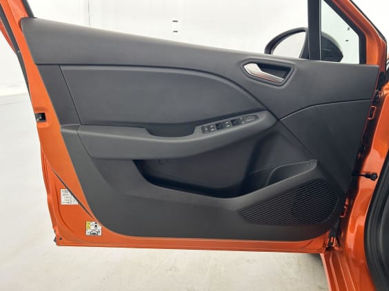 Renault Clio E-Tech full hybrid 145 Evolution Orange