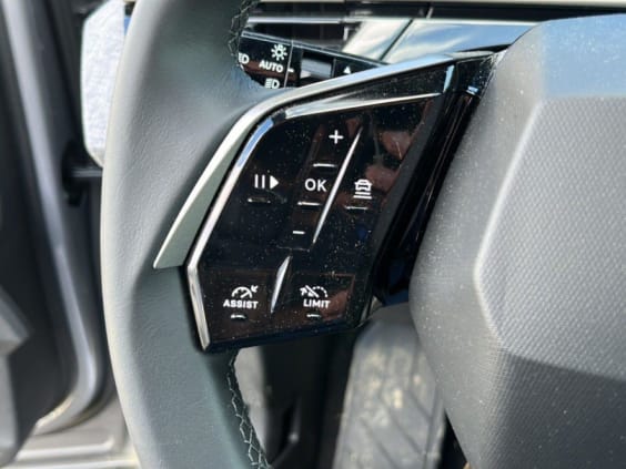 Peugeot 5008 HYBRID 145 CH E-DCS6 ALLURE Gris Artense Metal