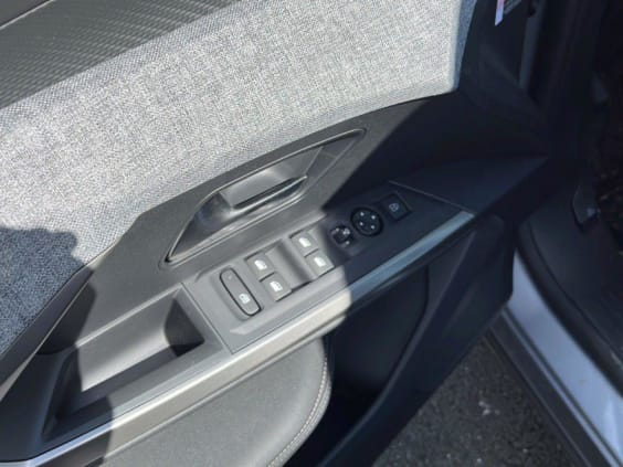 Peugeot 5008 HYBRID 145 CH E-DCS6 ALLURE Gris Artense Metal