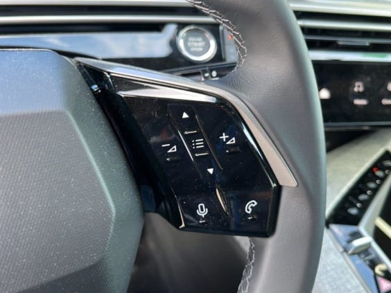Peugeot 5008 HYBRID 145 CH E-DCS6 ALLURE Gris Artense Metal