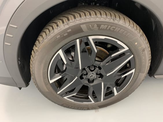 Peugeot 3008 Hybrid 145 e-DCS6 Allure Gris Titane