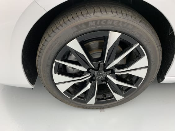 Peugeot 308 NOUVELLE BLUEHDI 130CH S&S EAT8 ALLURE Blanc Okenite