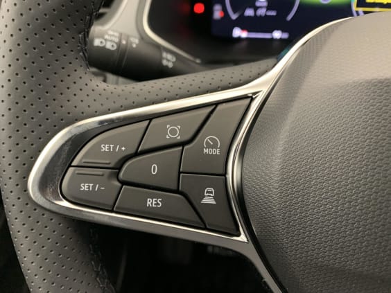 Renault CAPTUR E-Tech full hybrid 160 ch Techno Blanc Nacré / Toit Noir Étoilé
