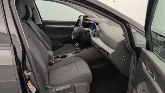 Volkswagen GOLF 8 1.0 TSI OPF 110 BVM6 LIFE Noir Intense
