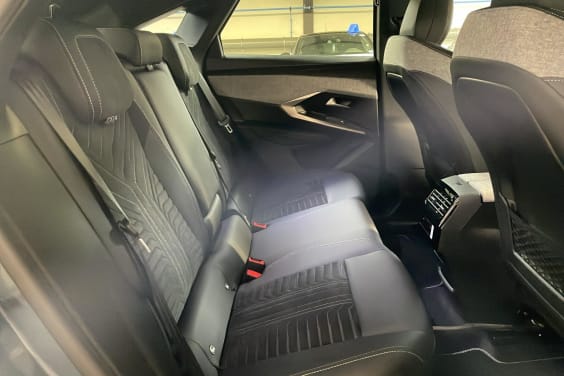 Peugeot 3008 Hybrid 145 e-DCS6 GT Bleu Ingaro / Toit Noir