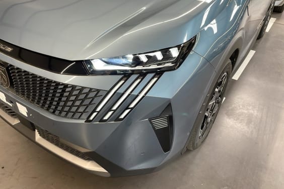 Peugeot 3008 Hybrid 145 e-DCS6 GT Bleu Ingaro / Toit Noir