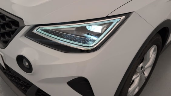 Seat Arona 1.0 TSI 95 CH START/STOP BVM5 FR Blanc Nevada / Toit Noir Minuit
