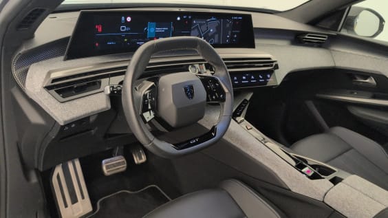 Peugeot 5008 HYBRID 145CH E-DCS6 GT Gris Artense / Toit Noir