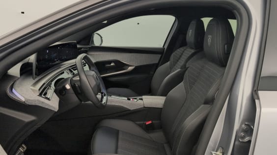 Peugeot 5008 HYBRID 145CH E-DCS6 GT Gris Artense / Toit Noir
