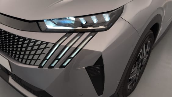 Peugeot 5008 HYBRID 145CH E-DCS6 GT Gris Artense / Toit Noir