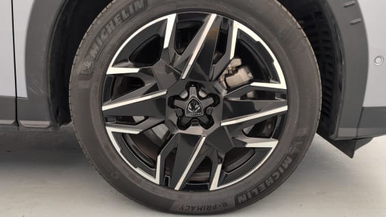 Peugeot 5008 HYBRID 145CH E-DCS6 GT Gris Artense / Toit Noir