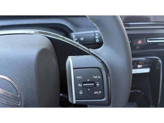 Citroën C3 Aircross 1.2i Hybrid - 145 - Max  7 Places Vert Montana + Toit Blanc