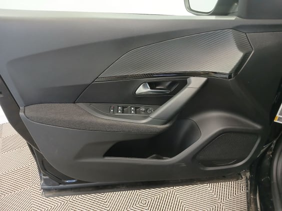 Peugeot 2008 Style Hybrid 145 ch e-DCS6 Noir