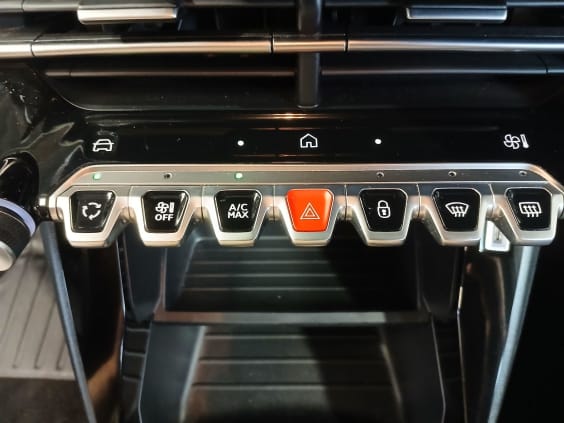 Peugeot 2008 Style Hybrid 145 ch e-DCS6 Noir